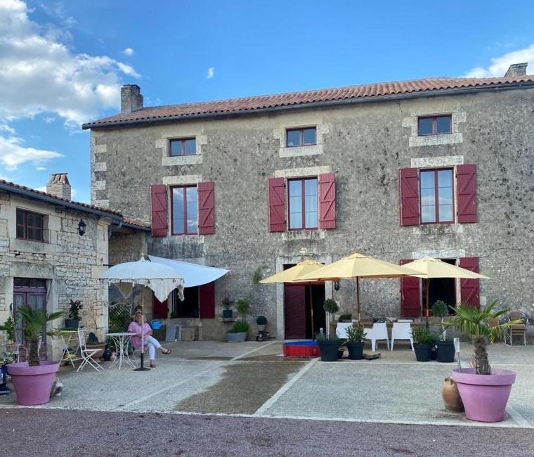 مبيت وإفطار Verteuil-sur-Charente La Tuilerie المظهر الخارجي الصورة