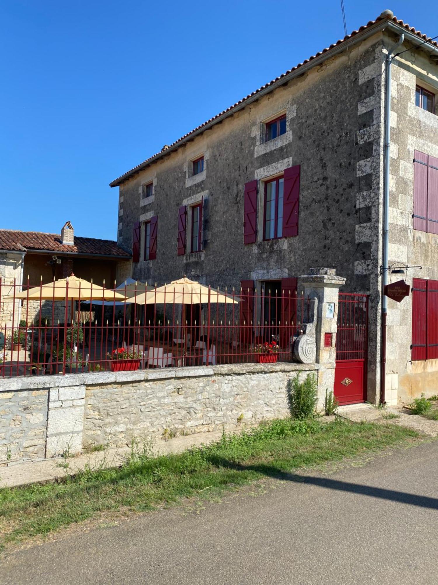 مبيت وإفطار Verteuil-sur-Charente La Tuilerie المظهر الخارجي الصورة